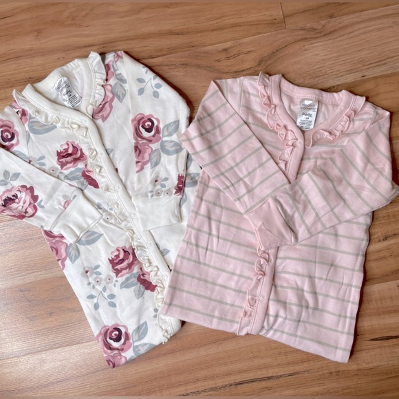 Set of 2 Long Sleeve Sleepers - Modern Moments by Gerber. Roses and Stripes. - Picture 3 of 12